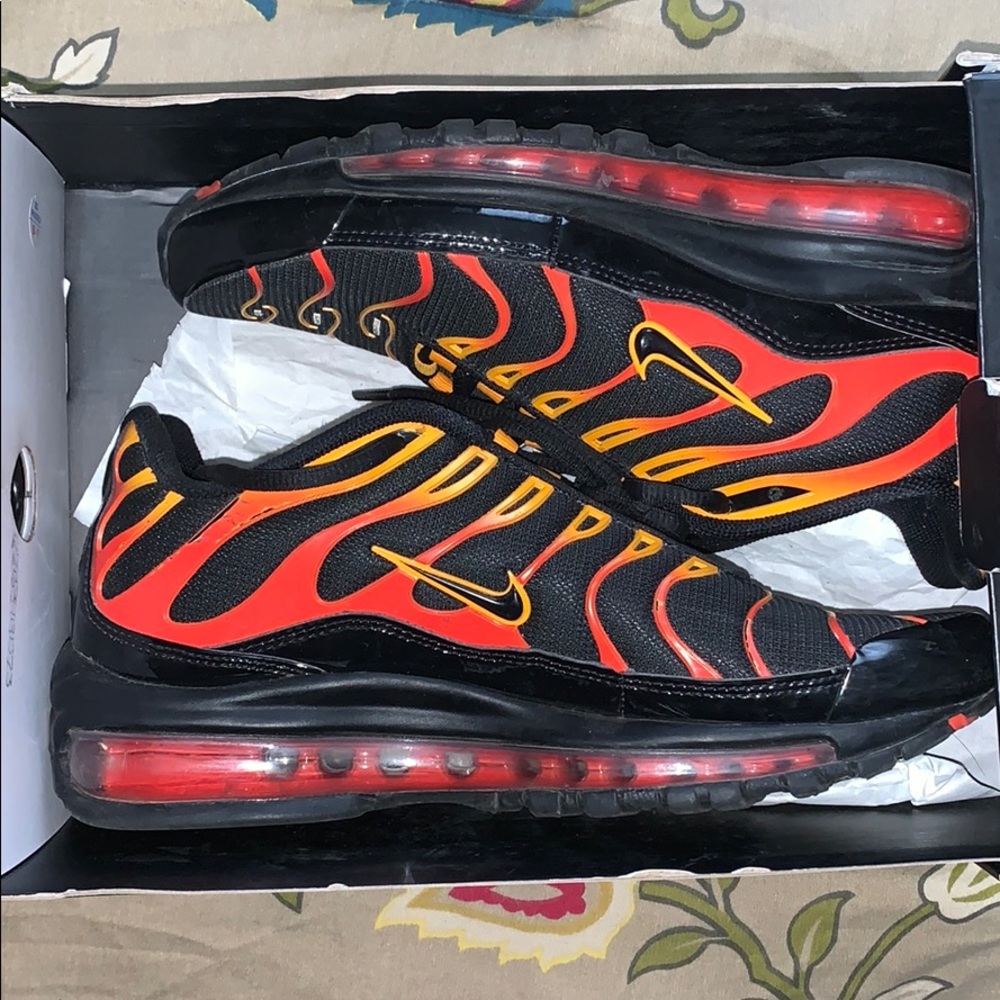 NIKE AIR MAX 97/ PLUS